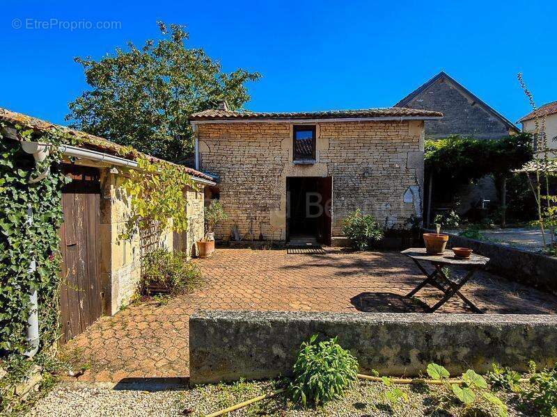 Maison à SAUZE-VAUSSAIS