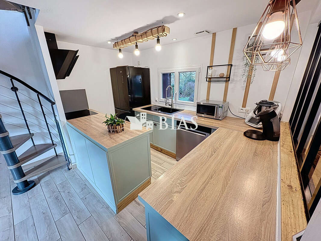 Maison à BOURG-ACHARD