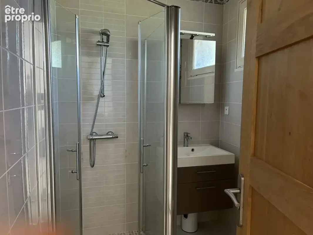 Maison rénovée avec 5 chambres plus un terrain à batir - photo 15