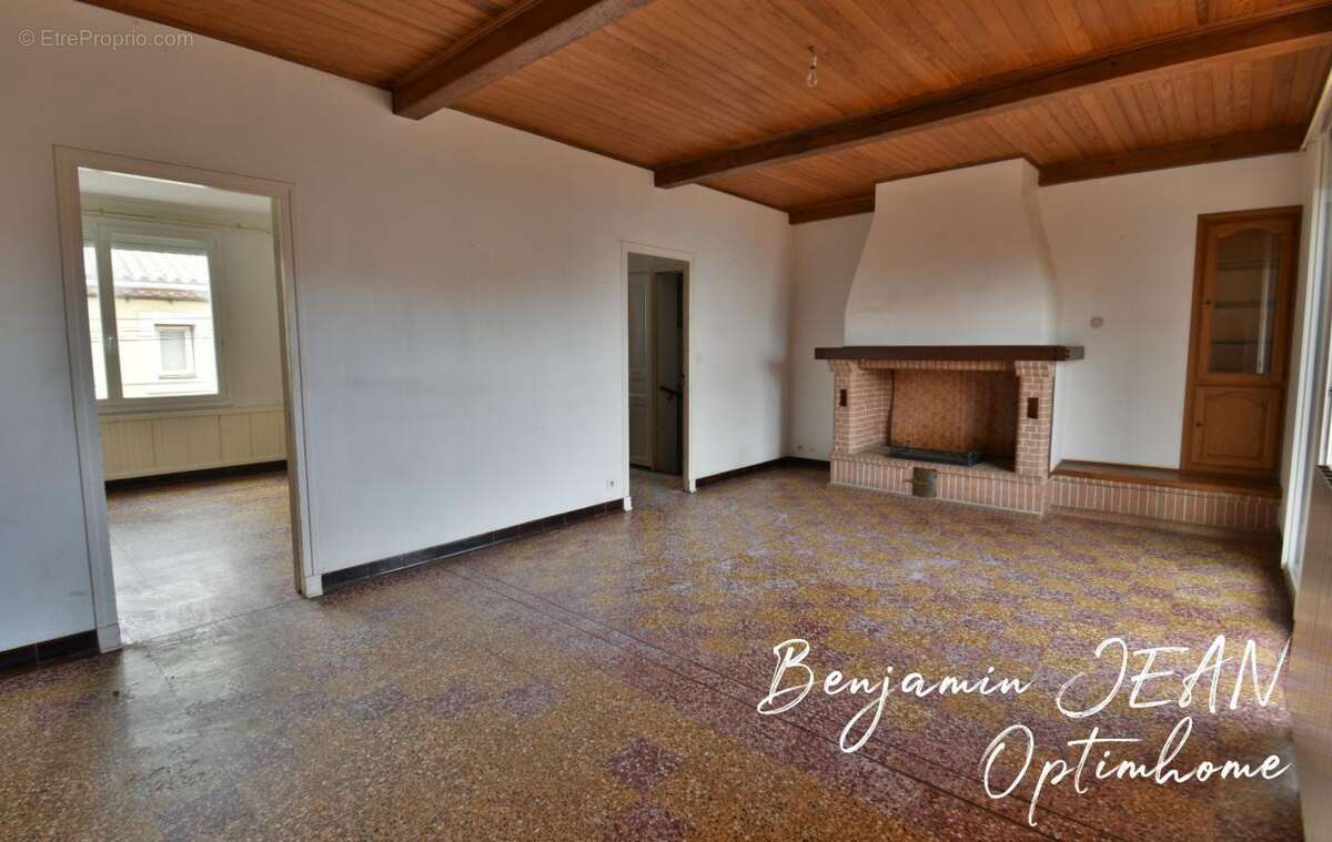 SÉRIGNAN – Ensemble immobilier rare en cœur de ville - photo 11