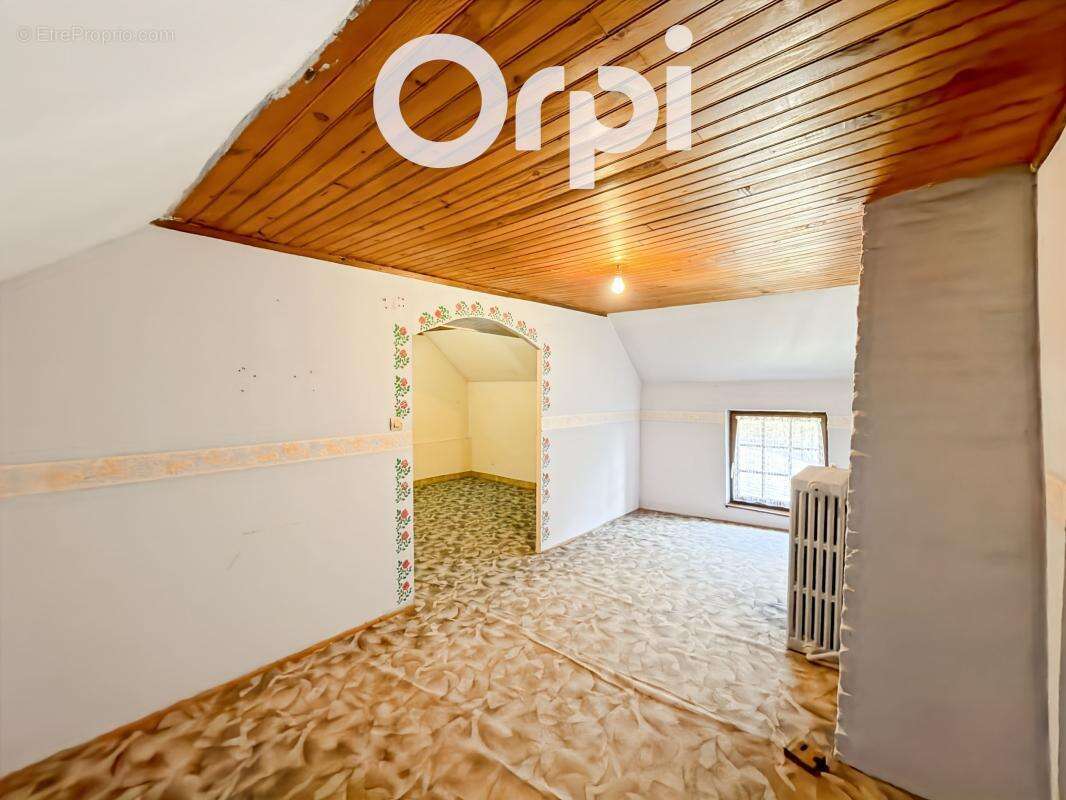 Maison à GRANDVILLERS-AUX-BOIS