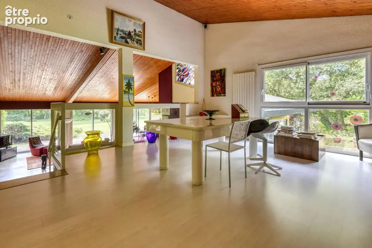 Maison Sautron 8 pièce(s) 260 m2  au coeur d'un parc arboré - photo 9