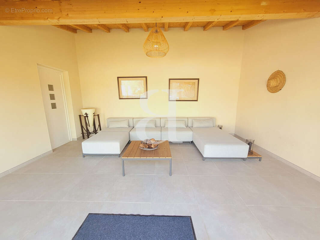 Maison 145 m² à La Begude-De-Mazenc  - photo 8