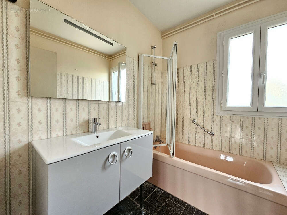 Maison à LA COURONNE