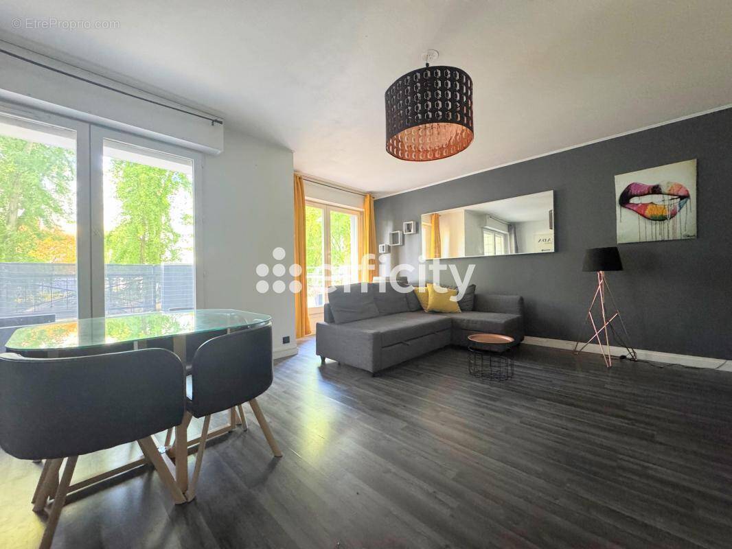 Appartement à TORCY