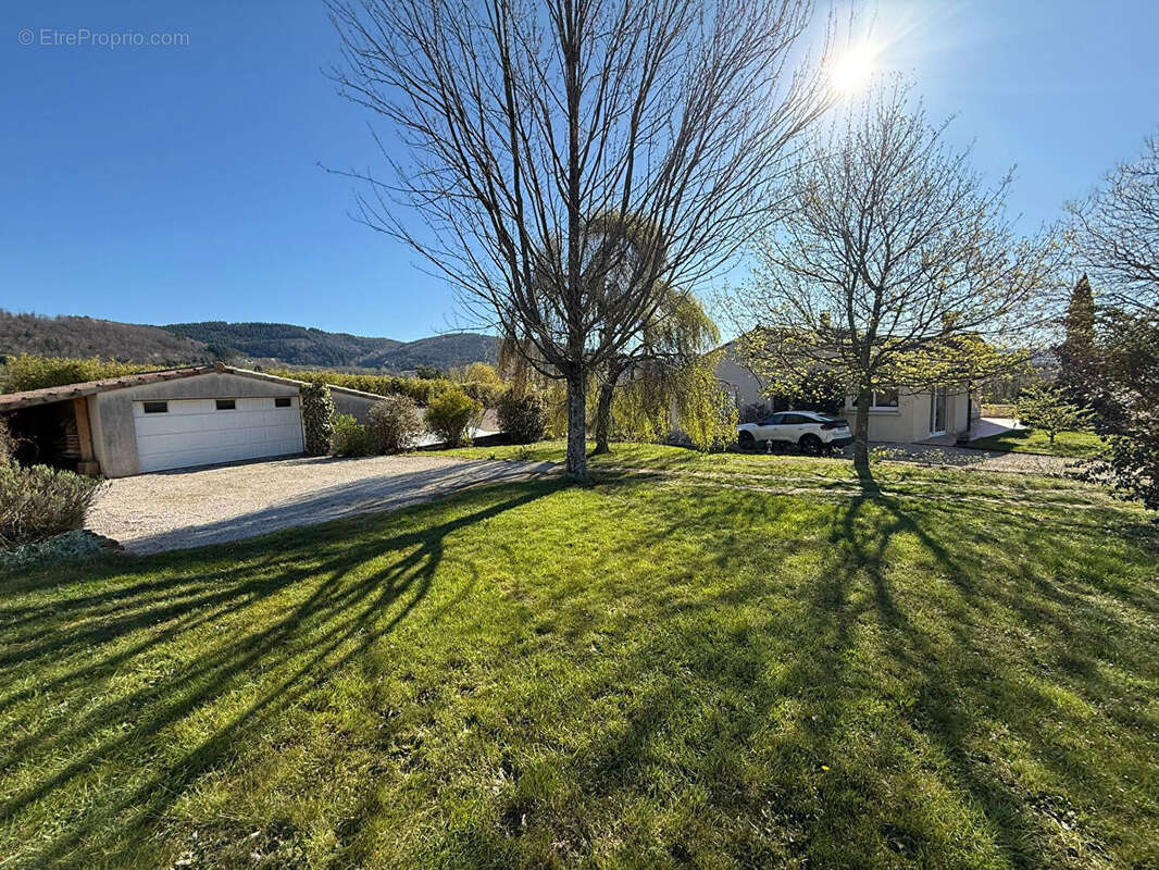 Maison à VERNOUX-EN-VIVARAIS