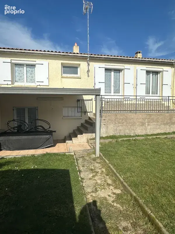 La Roche-sur-Yon Quartier Saint André d'Ornay trois chambres + un studio - photo 12