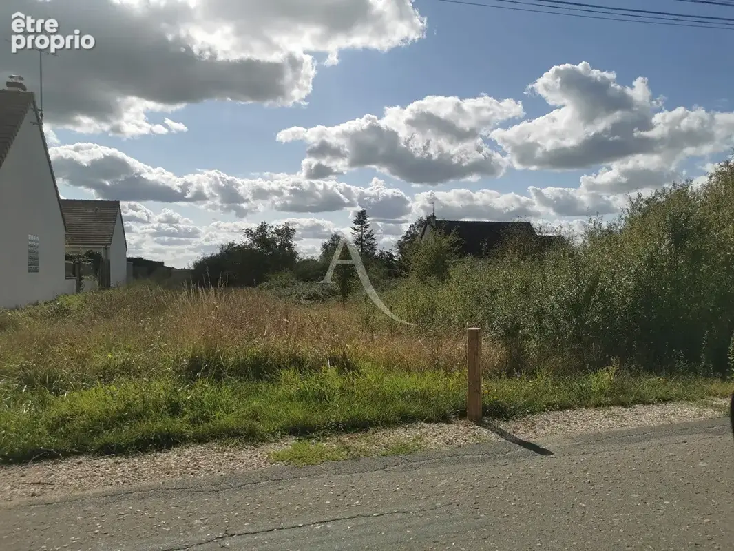 Photo Terrain à Maslives au prix de 77 000€