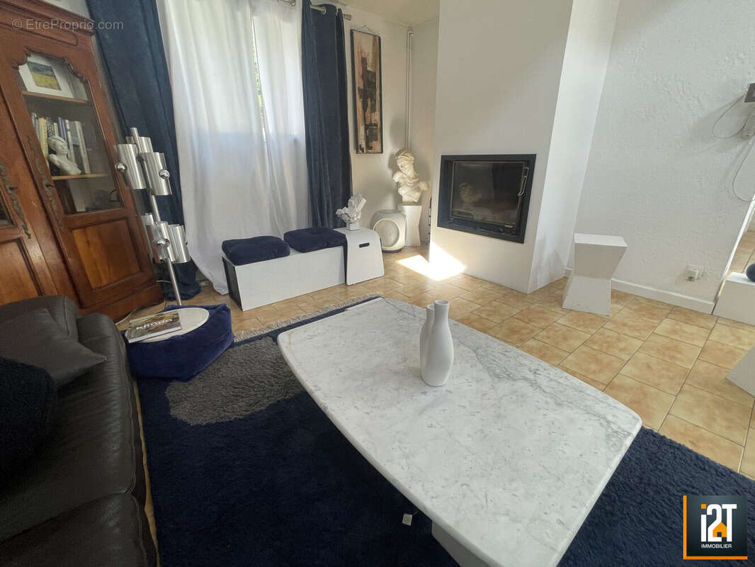 Maison à BOISSET-ET-GAUJAC