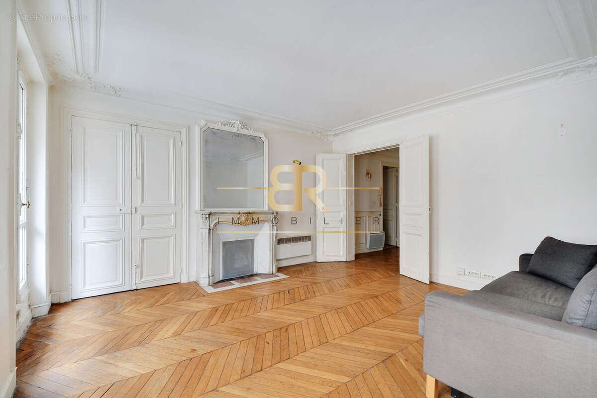 Appartement à PARIS-10E