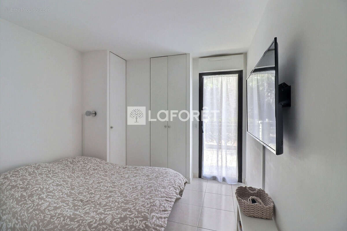 Hyères Centre -  Appartement de standing dans une résidence prisée. - photo 4