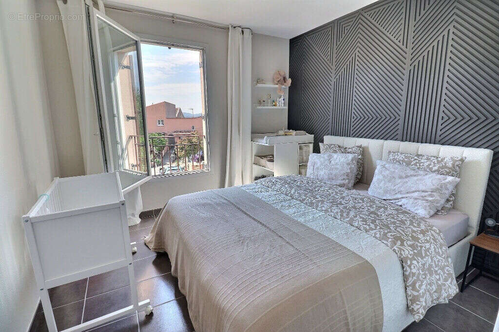 Appartement à PUGET-SUR-ARGENS