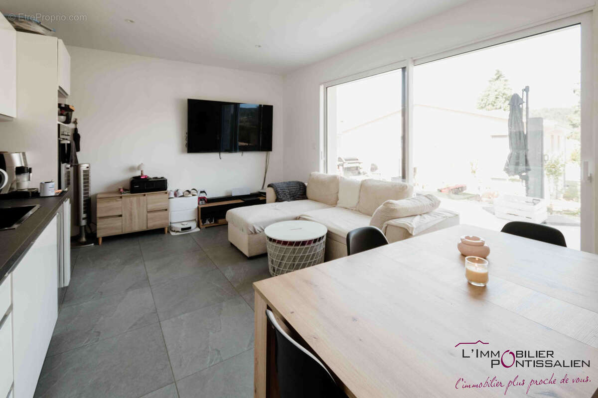 T2 à labergement sainte marie avec terrasse et terrain de 200 m2. - photo 4