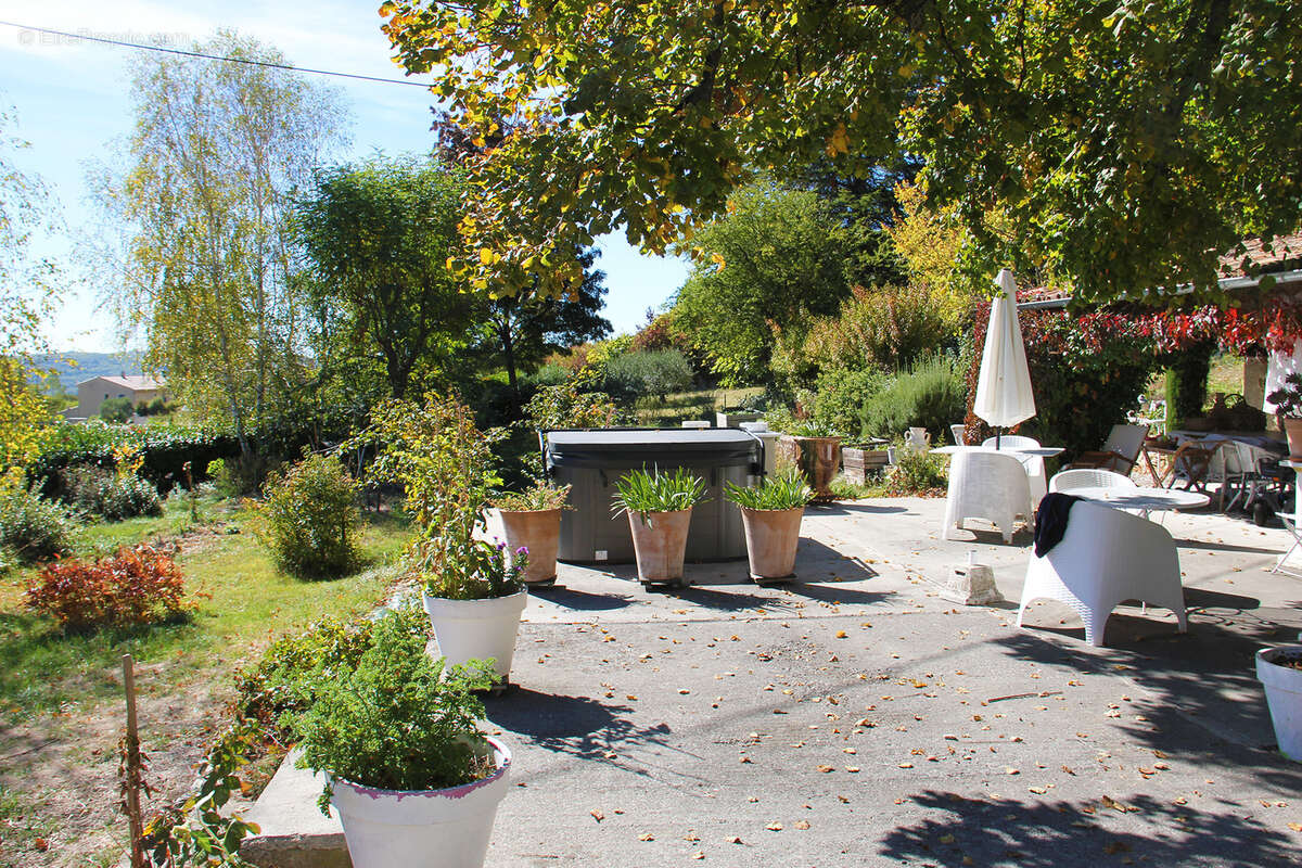 Maison de 182 m2 accessible PMR avec ascenseur   Terrain de 4 000 m2 - photo 2