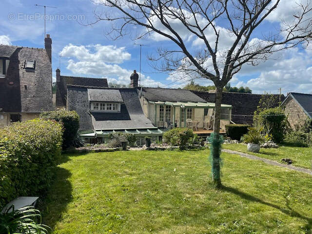 Maison à TRIZAY-COUTRETOT-SAINT-SERGE