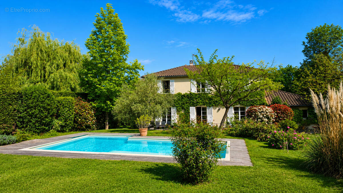 Maison à CHARBONNIERES-LES-BAINS