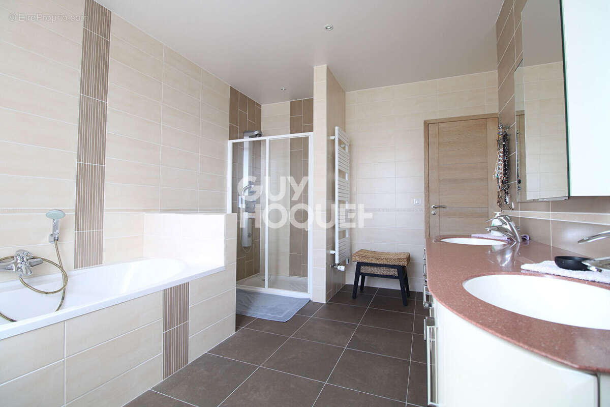 Maison à VILLECRESNES