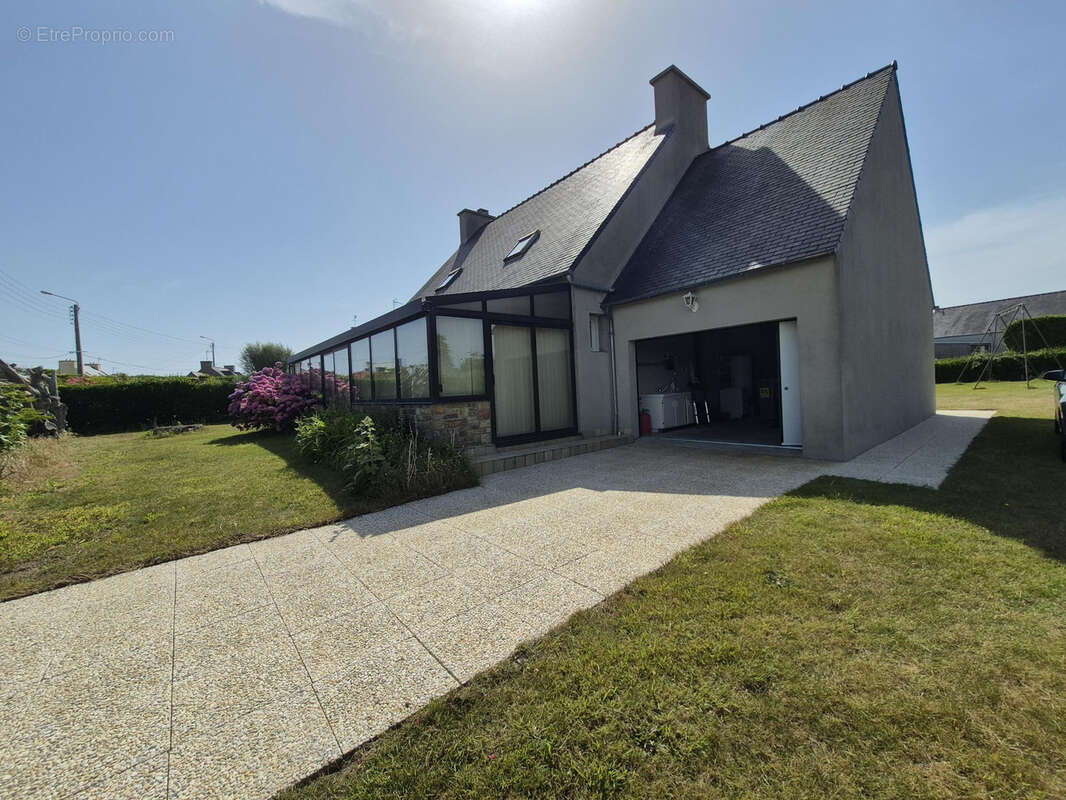 Maison à PLOUGUERNEAU