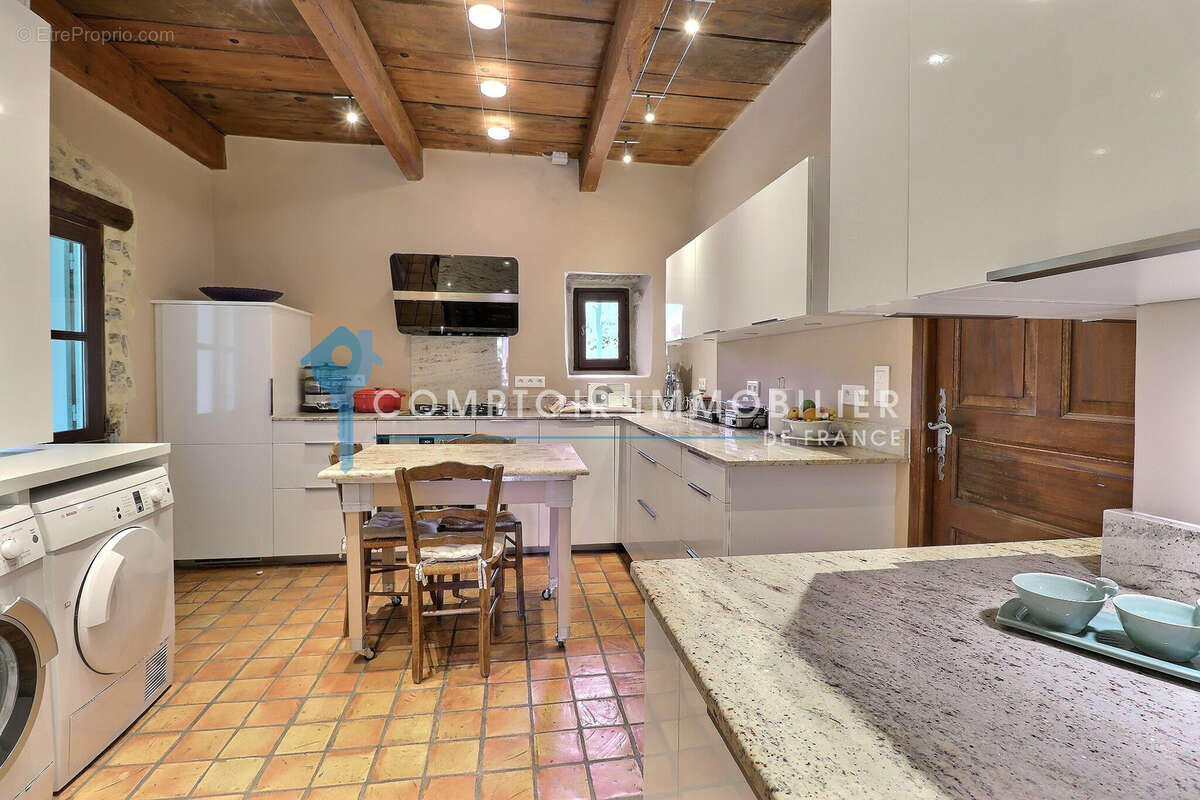 Maison à SAINT-QUENTIN-LA-POTERIE