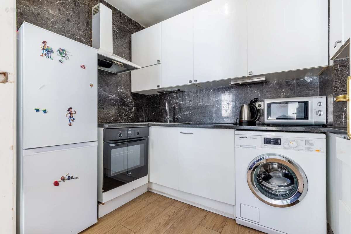 Appartement à PARIS-8E