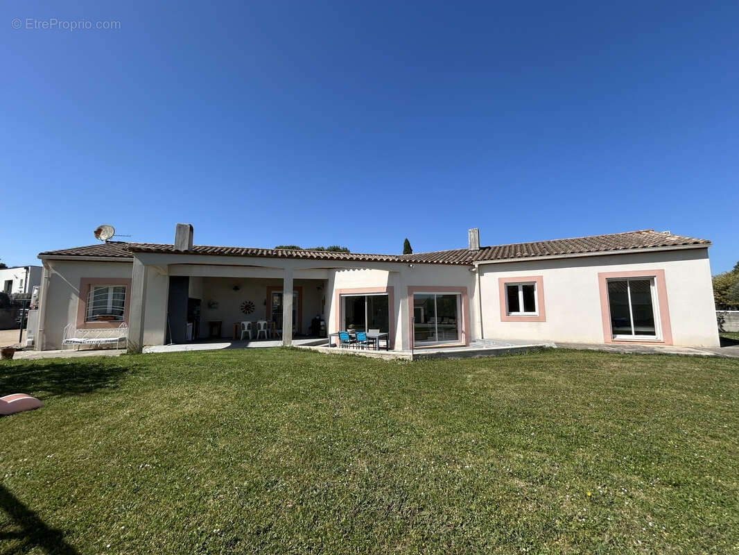 Maison à VILLEMOUSTAUSSOU