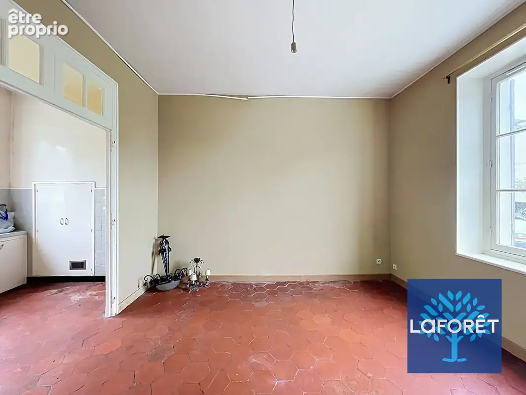 MAISON CERNY de 3 pièces, dépendance, garage, porche, cave voutée. - photo 9