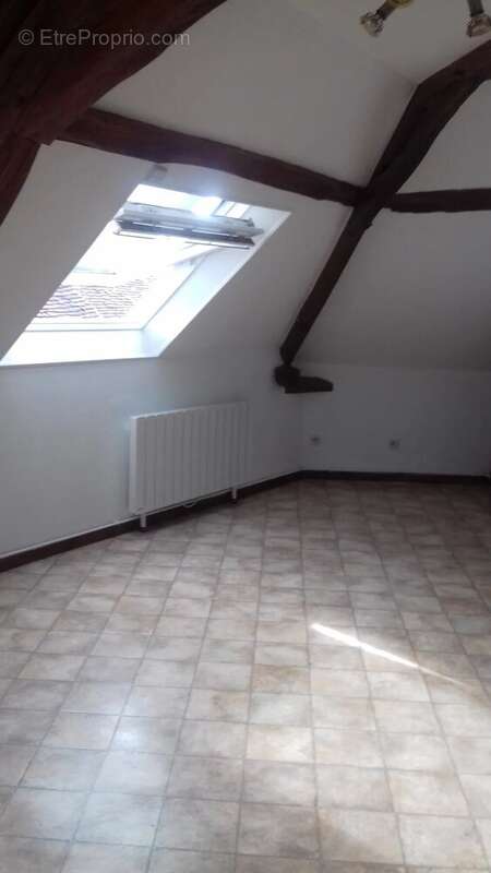 Appartement à BRIENON-SUR-ARMANCON