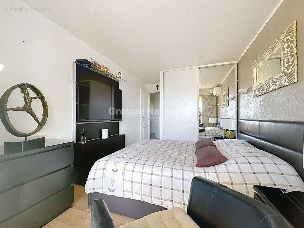 Appartement à SAINT-LAURENT-DU-VAR