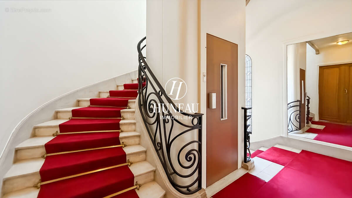 Appartement à PARIS-17E