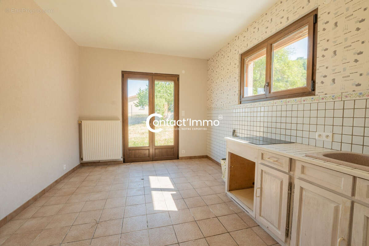 Maison 176 m² à Ravel  - photo 7