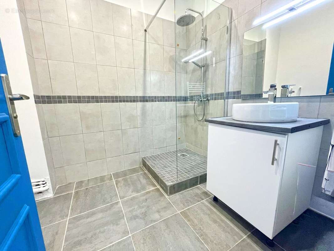 Liberation - 3p 62m² entierement refait a neuf - 320.000 € - photo 8