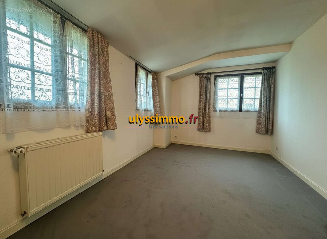 Maison à MEHARICOURT