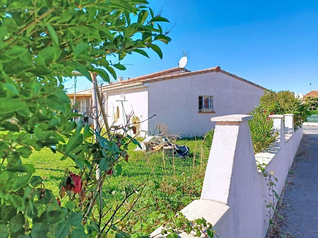 Photo 1 - Maison à LAGRAVE