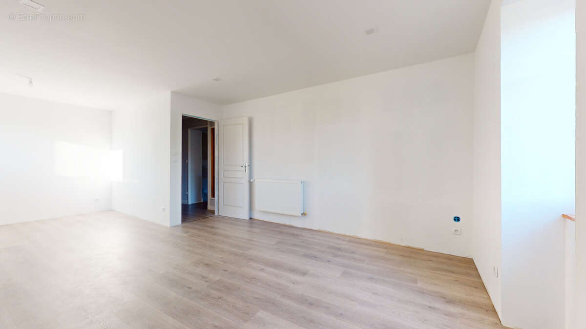 Maison à MONTMIREY-LE-CHATEAU