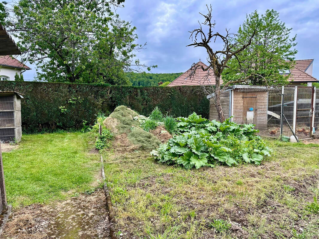 Maison à RADDON-ET-CHAPENDU