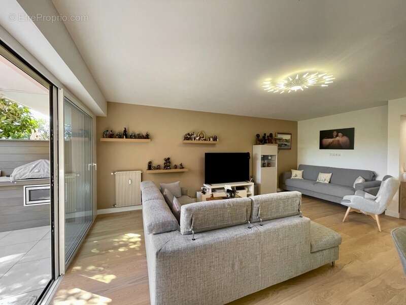 Appartement en rez-de-jardin, au calme, rénové - photo 3