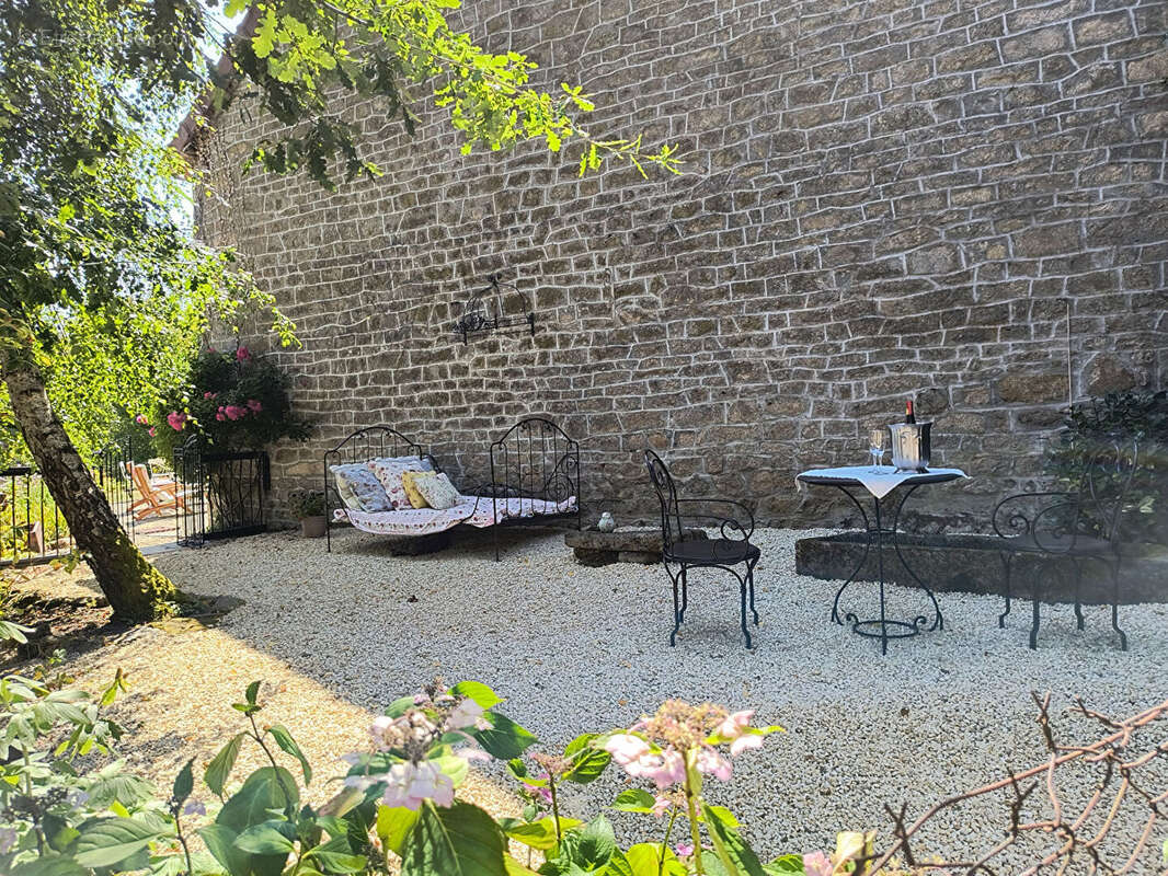 HAUTE-VIENNE-Superbe maison de campagne près d'Ambazac, avec jardins et bois - photo 14