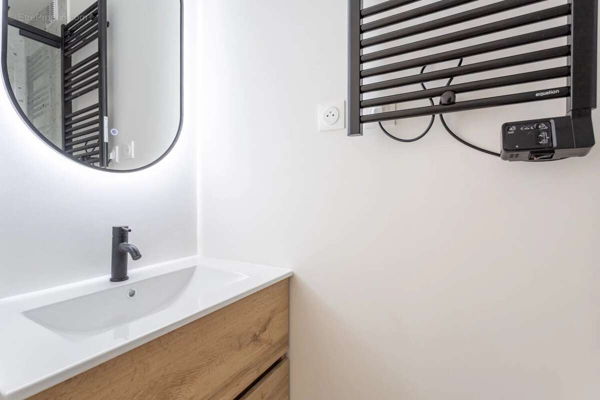 Appartement à LEVALLOIS-PERRET