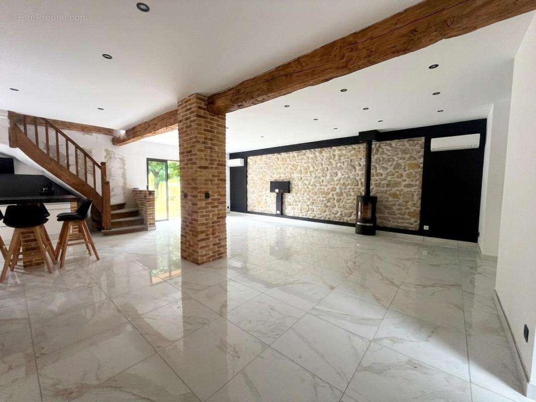 Maison 4 pièces / 143 m² / 236 000 EUR / CASTRES - photo 4