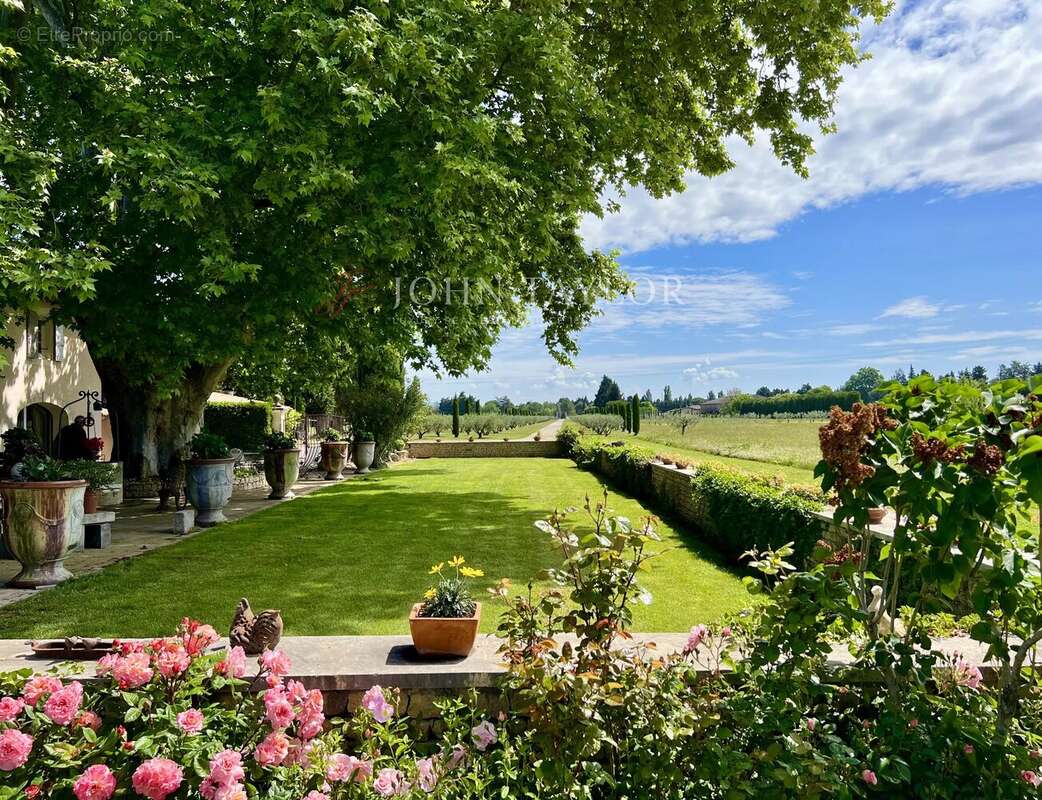 Un mas d'exception aux portes du Luberon. - photo 2