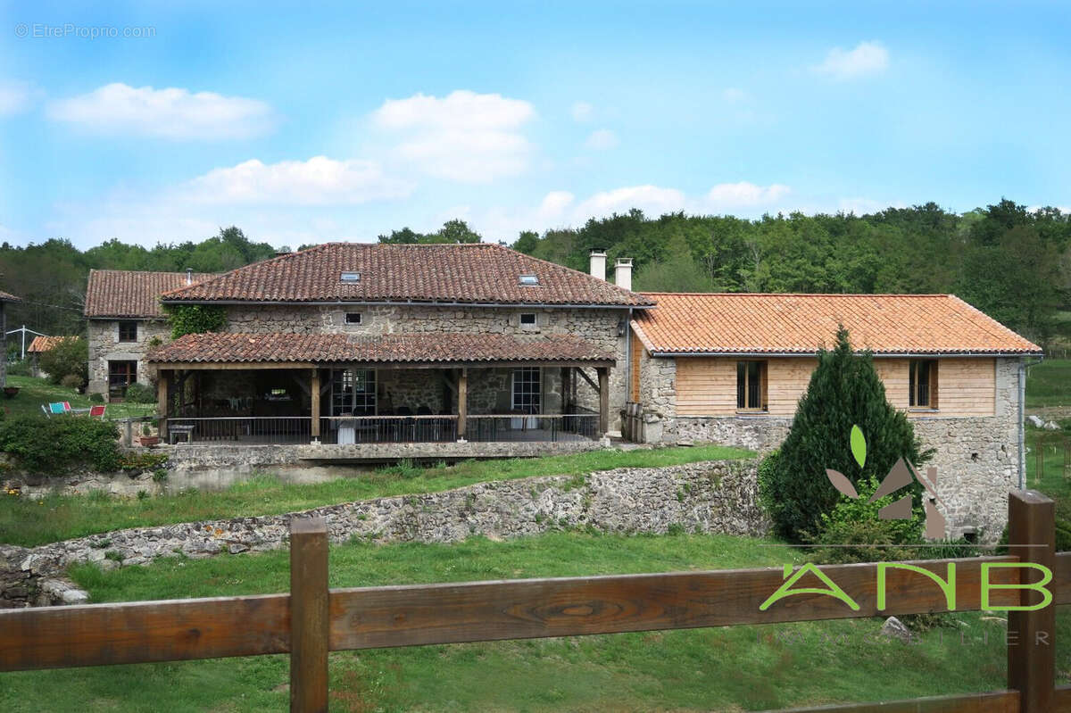 Maison à BUSSEROLLES