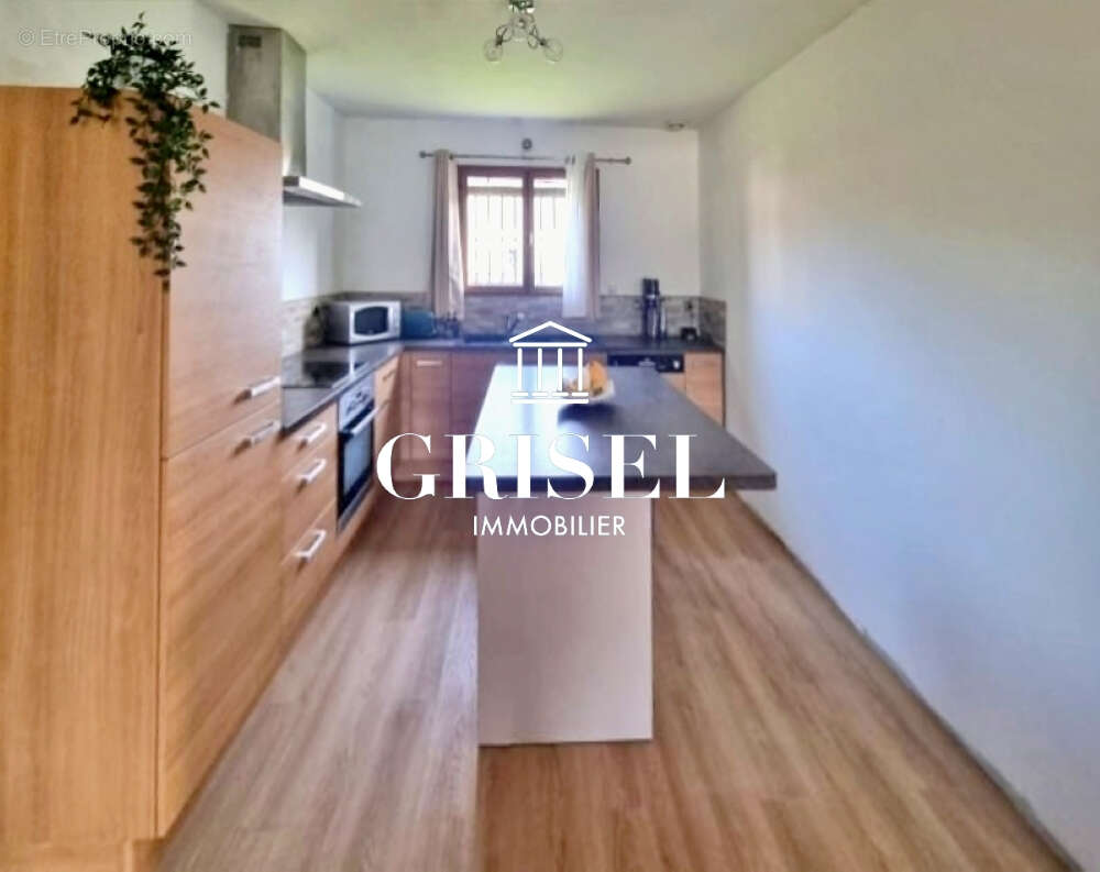 Maison à AYGUEMORTE-LES-GRAVES