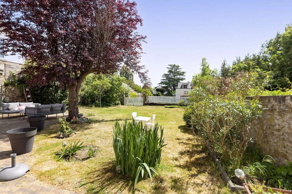 Maison à BRUYERES-LE-CHATEL