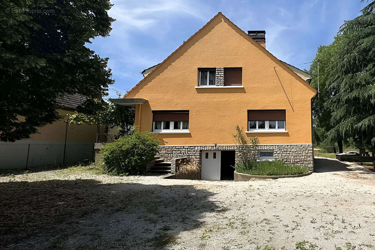 Maison rénovée sur sous-sol semi enterré, 4 chambres proche commerces - photo 18