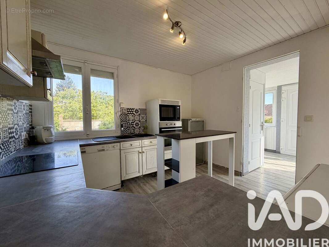 Maison 92 m² à Yermenonville  - photo 3
