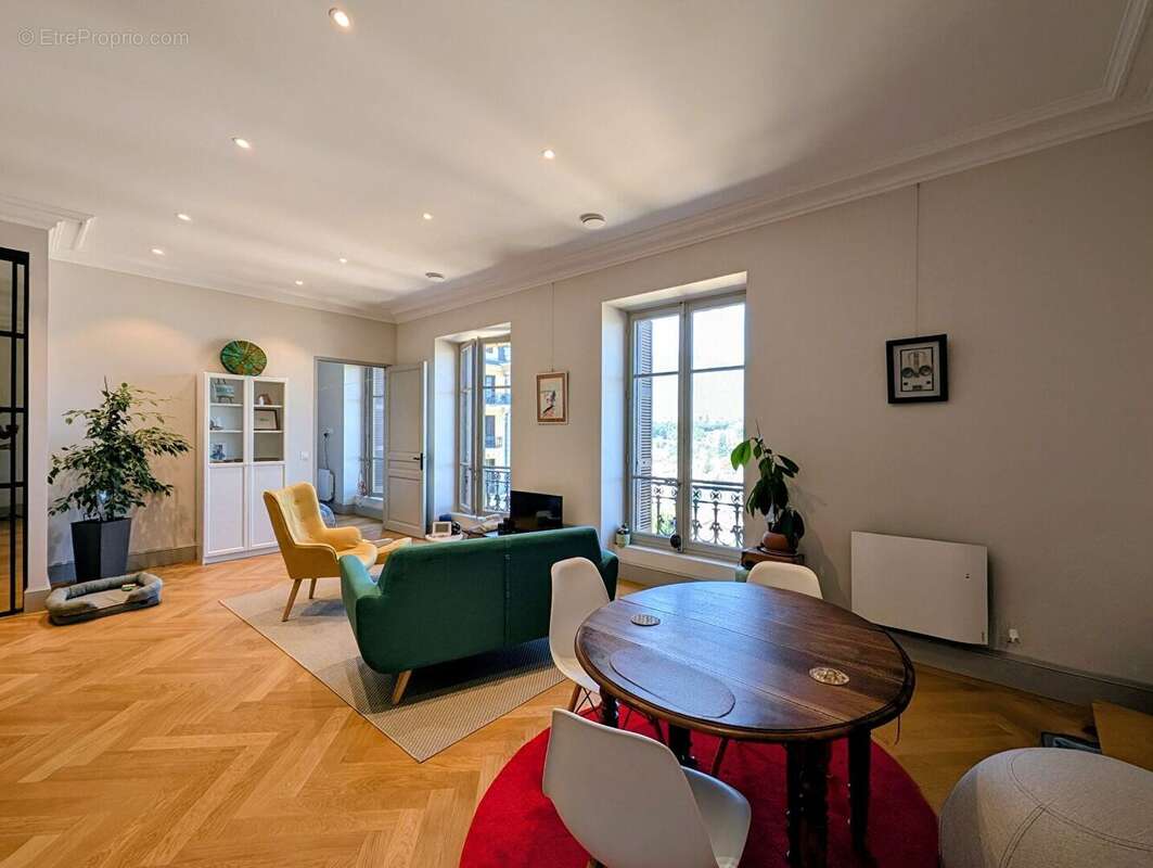 Appartement à AIX-LES-BAINS