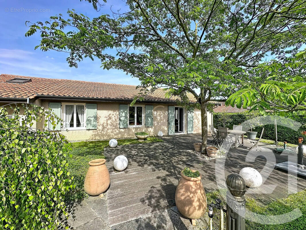 Maison à CHARLY