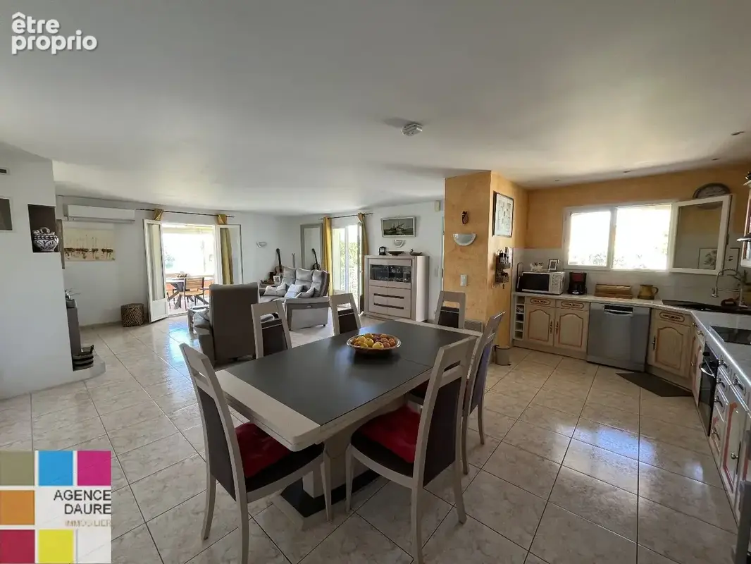 Maison de plain-pied avec piscine sur 506 m² de terrain - photo 4