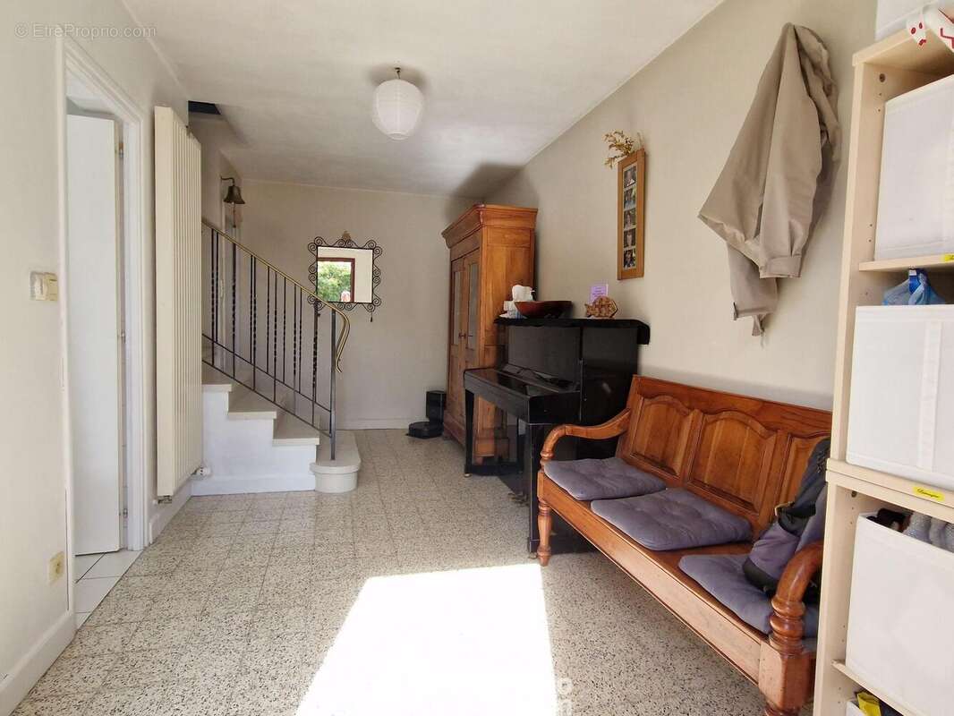 Vaste espace d'accueil - Maison à LA ROCHE-SUR-YON