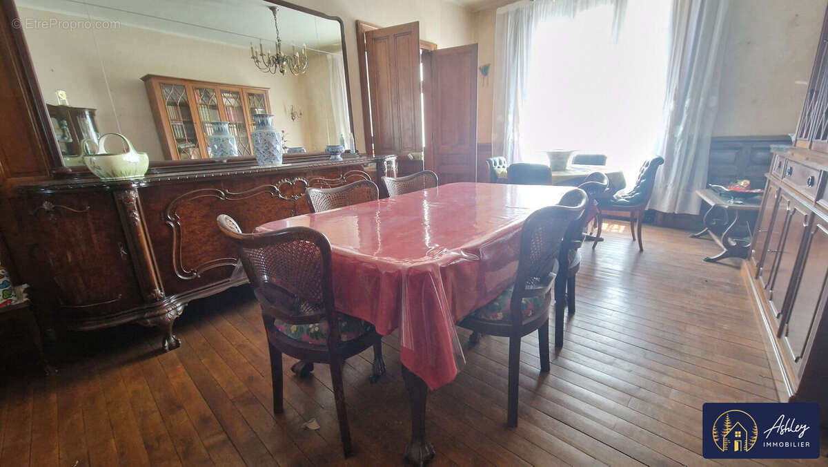 Maison à NEUVIC